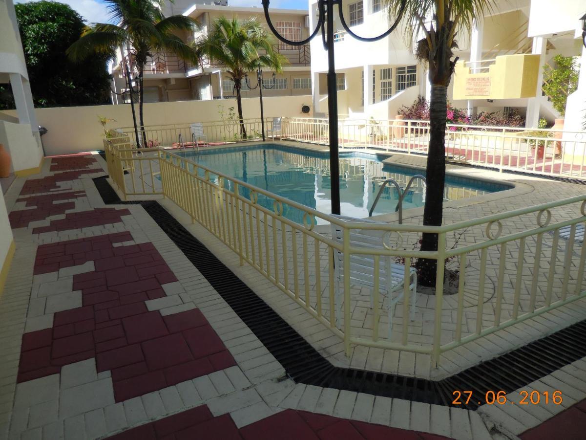 Les Camelias Ground Floor Apartment Flic en Flac Luaran gambar