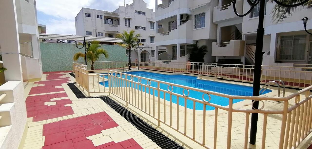 Les Camelias Ground Floor Apartment Flic en Flac Luaran gambar